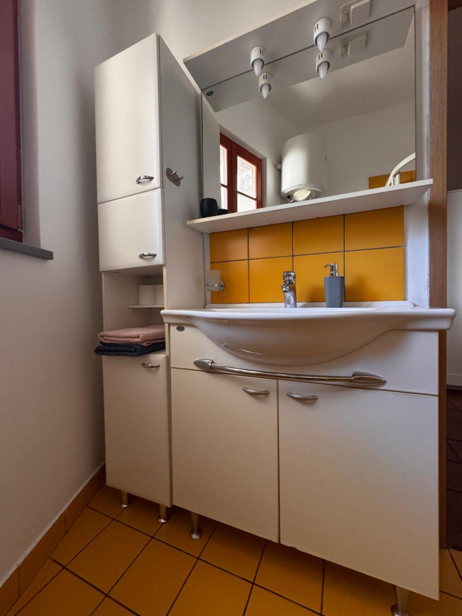 Bordon Wines, Estate With Accommodation Dekani エクステリア 写真